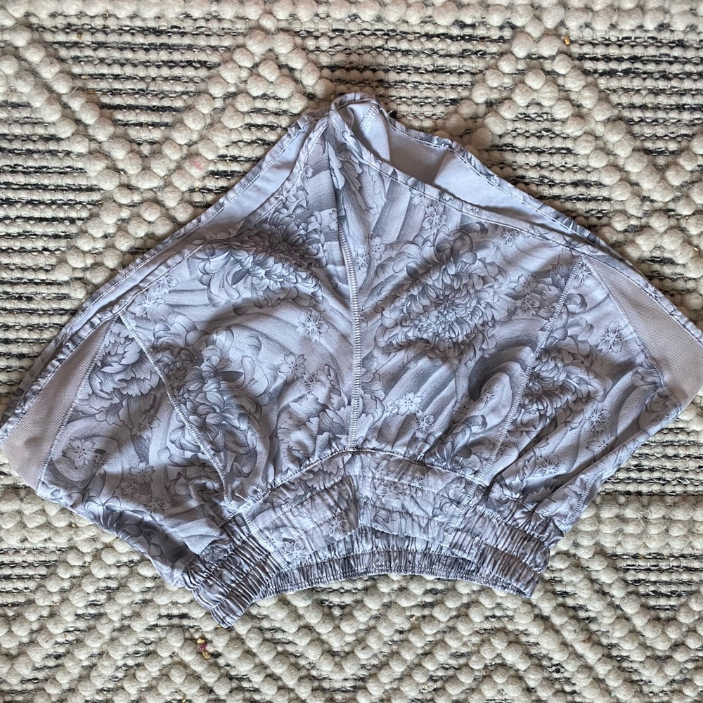 lululemon hotty hot shorts